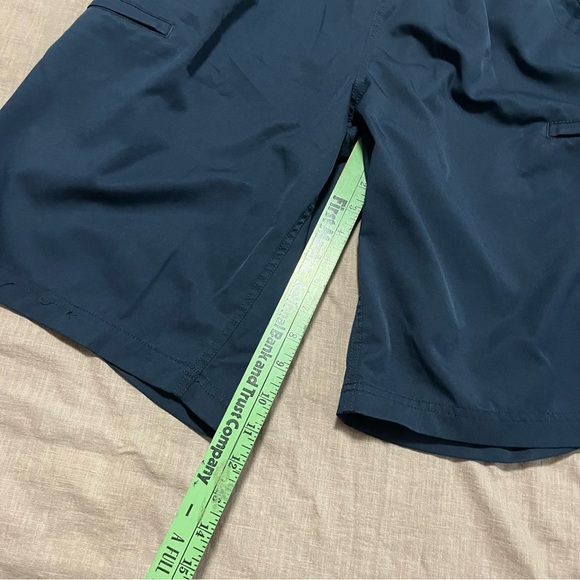 Vintage Nike Men's Navy Tech Cargo Pocket Athletic Shorts Size Large Quick Dry - Picture 4 of 8